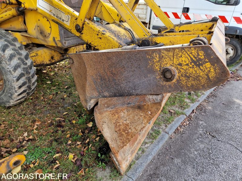 Chargeuse JCB 3X - 1989 - 7068 - Încărcător: Foto 5 Chargeuse JCB 3X - 1989 - 7068 - Încărcător: Foto 5