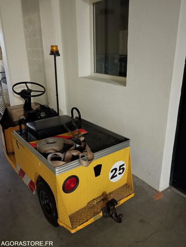 Chariot électrique TAYLOR DUNN - Bon état - 2010 - Tractor electric: Foto 2 Chariot électrique TAYLOR DUNN - Bon état - 2010 - Tractor electric: Foto 2