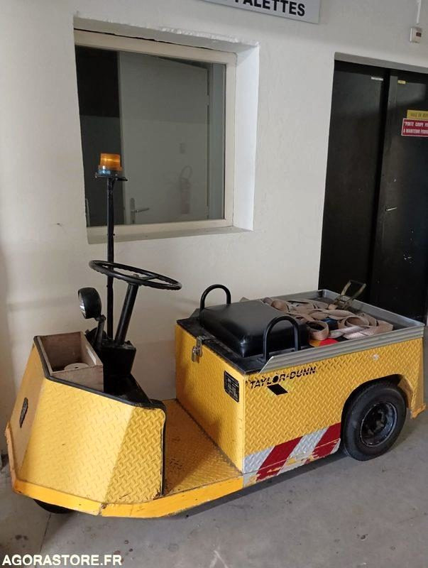 Chariot électrique TAYLOR DUNN - Bon état - 2010 - Tractor electric: Foto 1 Chariot électrique TAYLOR DUNN - Bon état - 2010 - Tractor electric: Foto 1