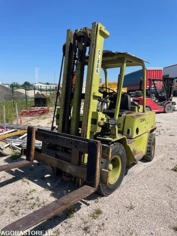 Chariot elevateur Clark 3.5 T - Stivuitor diesel: Foto 1 Chariot elevateur Clark 3.5 T - Stivuitor diesel: Foto 1