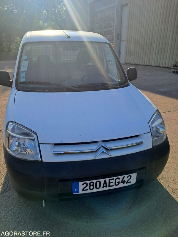 Citroën Berlingo 280 AEG 42 41 670 KMS - Autoutilitară compactă: Foto 1 Citroën Berlingo 280 AEG 42 41 670 KMS - Autoutilitară compactă: Foto 1
