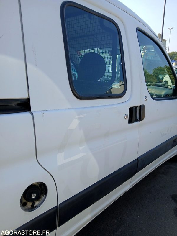 Citroën Berlingo 715 AHG 42 64 973 KMS - Autoutilitară compactă: Foto 4 Citroën Berlingo 715 AHG 42 64 973 KMS - Autoutilitară compactă: Foto 4