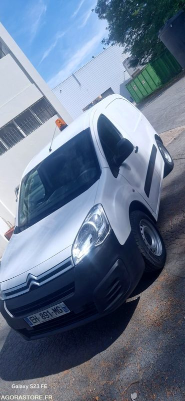 Citroen berlingo 1.6 hdi 75 cv 265517 kms Année 2016 / 3 places - Autoutilitară compactă: Foto 2 Citroen berlingo 1.6 hdi 75 cv 265517 kms Année 2016 / 3 places - Autoutilitară compactă: Foto 2