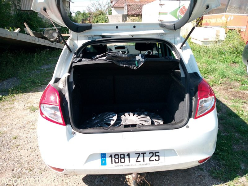 Clio 1.5 DCI accidentée - Automobil: Foto 4 Clio 1.5 DCI accidentée - Automobil: Foto 4