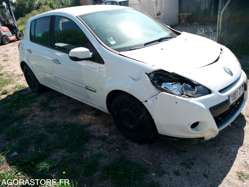 Clio 1.5 DCI accidentée - Automobil: Foto 2 Clio 1.5 DCI accidentée - Automobil: Foto 2