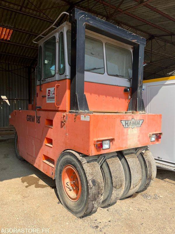 Compacteur à pneu type P3 HAMM - Cilindru compactor: Foto 1 Compacteur à pneu type P3 HAMM - Cilindru compactor: Foto 1