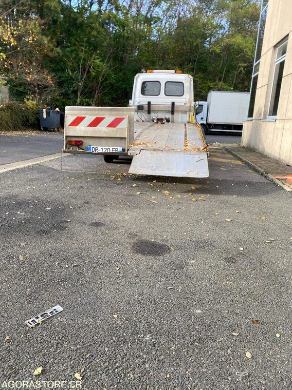 DEPANNEUSE RENAULT 187000 KM - Autoutilitară basculantă: Foto 5 DEPANNEUSE RENAULT 187000 KM - Autoutilitară basculantă: Foto 5