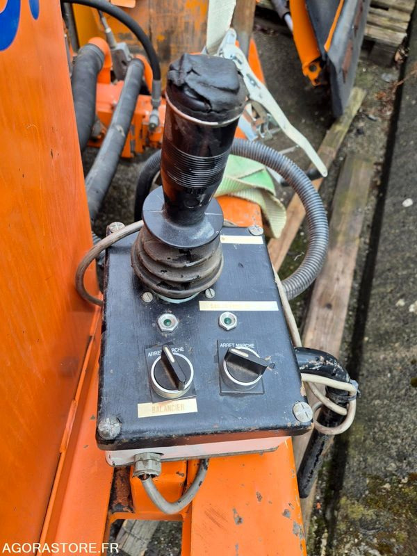 EPAREUSE FRONTALE CMV 450F 1999 - Tocător cu braţ: Foto 4 EPAREUSE FRONTALE CMV 450F 1999 - Tocător cu braţ: Foto 4