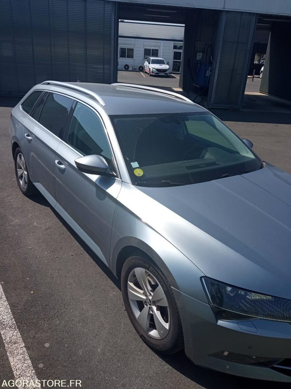 ET-350-JR - Roulant - SKODA OCTAVIA SUPERB - VP - BVA - 199 800 Kms - Automobil: Foto 3 ET-350-JR - Roulant - SKODA OCTAVIA SUPERB - VP - BVA - 199 800 Kms - Automobil: Foto 3