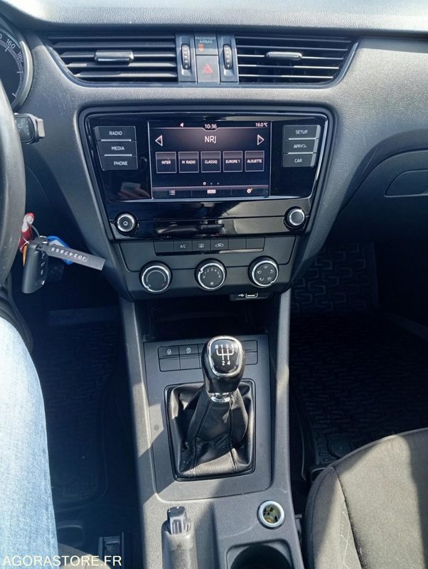 EV-011-NS - Roulant - SKODA OCTAVIA - VP - 389 000 Kms - Automobil: Foto 5 EV-011-NS - Roulant - SKODA OCTAVIA - VP - 389 000 Kms - Automobil: Foto 5