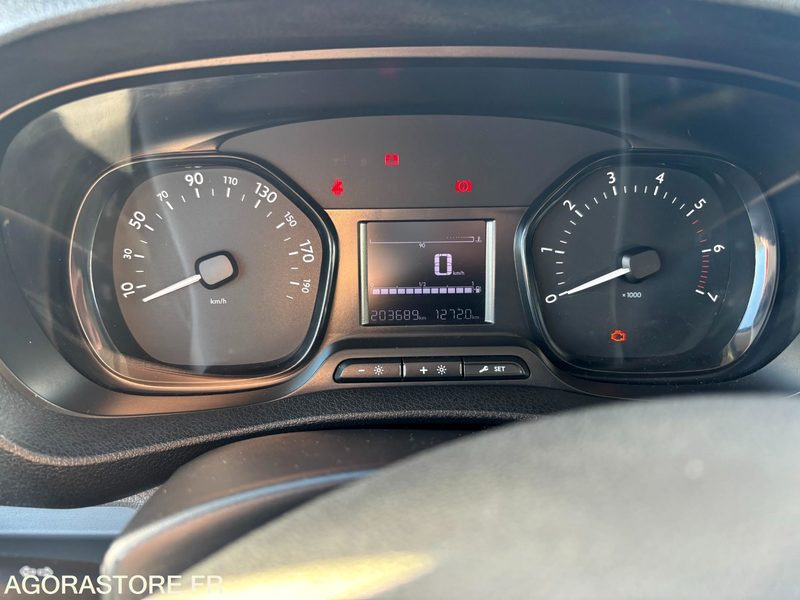 EZ-034-TN - Roulant - CITROEN JUMPY SPACE TOURER - VP - 203 689 Kms - Microbuz, Transport persoane: Foto 5 EZ-034-TN - Roulant - CITROEN JUMPY SPACE TOURER - VP - 203 689 Kms - Microbuz, Transport persoane: Foto 5