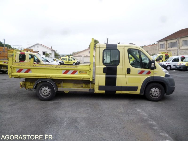 FIAT DUCATO 2.3 JTD 120 BBDC - Dubă: Foto 4 FIAT DUCATO 2.3 JTD 120 BBDC - Dubă: Foto 4