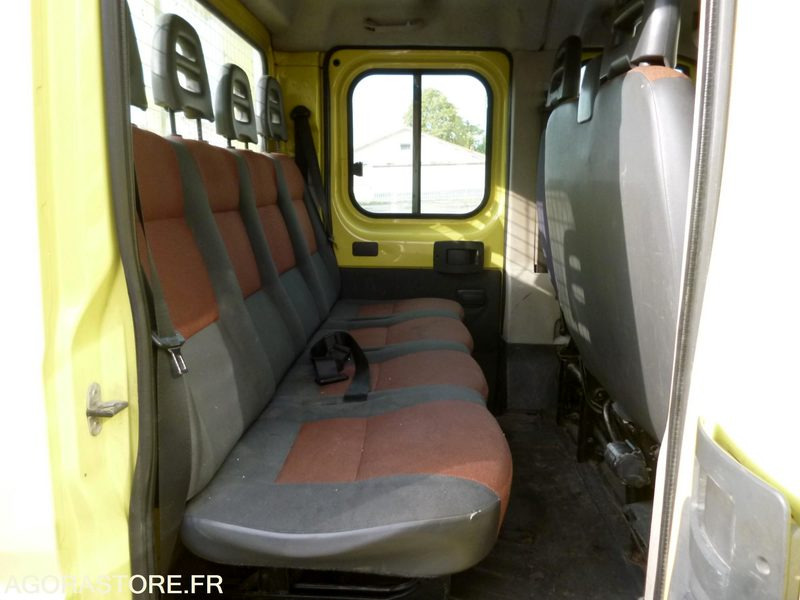 FIAT DUCATO 2.3 JTD 120 BBDC - Dubă: Foto 5 FIAT DUCATO 2.3 JTD 120 BBDC - Dubă: Foto 5