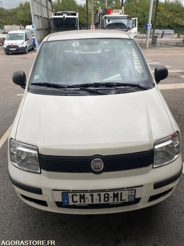 FIAT PANDA ESSENCE (PAR 1427) - Automobil: Foto 4 FIAT PANDA ESSENCE (PAR 1427) - Automobil: Foto 4