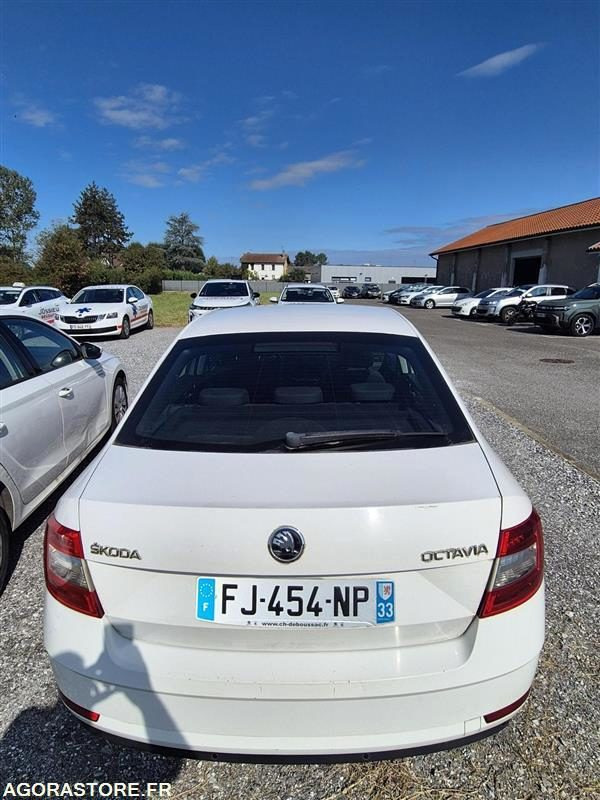 FJ-454-NP - Roulant - SKODA OCTAVIA - VP - 356 670 Kms - Automobil: Foto 4 FJ-454-NP - Roulant - SKODA OCTAVIA - VP - 356 670 Kms - Automobil: Foto 4