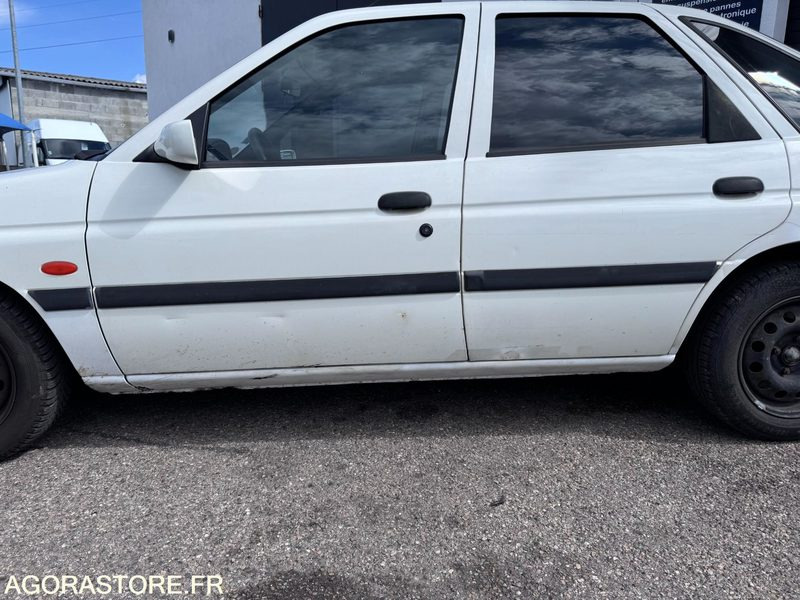 FORD ESCORT 1.4I 73CH - 1998 - 202907KMS - Automobil: Foto 4 FORD ESCORT 1.4I 73CH - 1998 - 202907KMS - Automobil: Foto 4