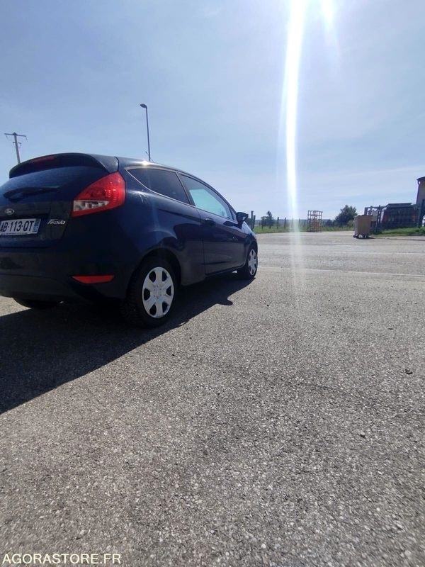 FORD FIESTA 1.4 TDCI DIESEL - ANNEE 2009 - 168000 KMS - 5 PLACES - Automobil: Foto 4 FORD FIESTA 1.4 TDCI DIESEL - ANNEE 2009 - 168000 KMS - 5 PLACES - Automobil: Foto 4