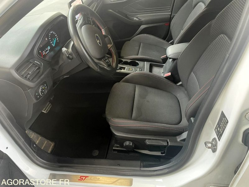FORD FOCUS finition ST Line 122800 Kms 2021 - Mașină break: Foto 4 FORD FOCUS finition ST Line 122800 Kms 2021 - Mașină break: Foto 4