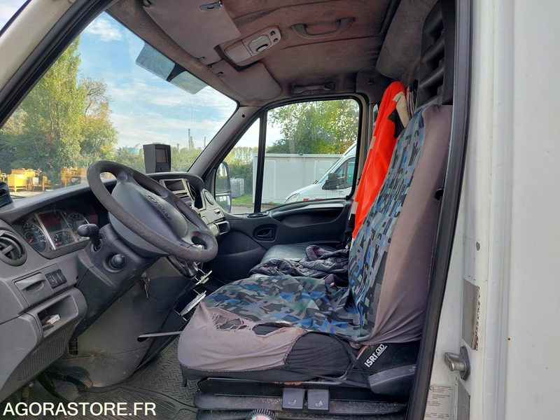 FOURGON IVECO AVEC GROUPE HP 371482 KMS / BC273MB (VENTE EXPORT UNIQUEMENT) - Dubă: Foto 3 FOURGON IVECO AVEC GROUPE HP 371482 KMS / BC273MB (VENTE EXPORT UNIQUEMENT) - Dubă: Foto 3