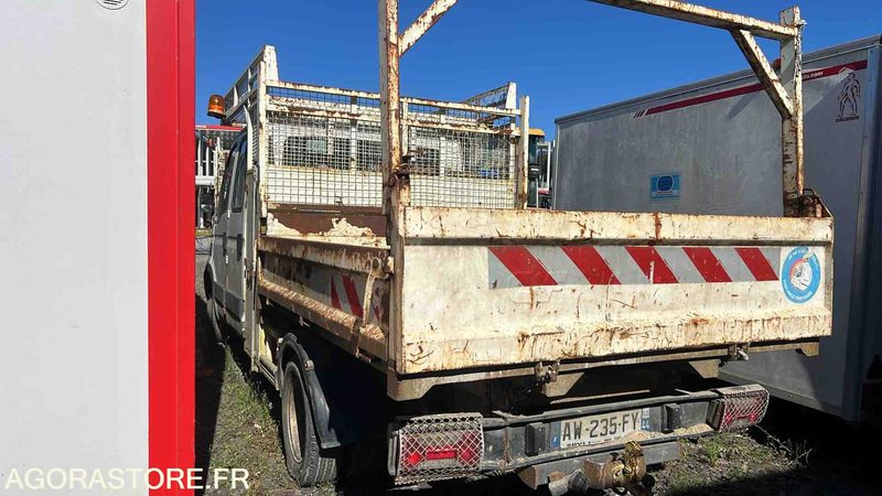 FOURGON IVECO DAILY 35 C 15D 2001 / 399 800 KM - Dubă: Foto 4 FOURGON IVECO DAILY 35 C 15D 2001 / 399 800 KM - Dubă: Foto 4