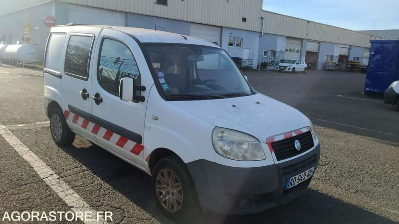 Fiat Doblo - 2010 - 200000kms - AD049AH - Autoutilitară compactă: Foto 1 Fiat Doblo - 2010 - 200000kms - AD049AH - Autoutilitară compactă: Foto 1