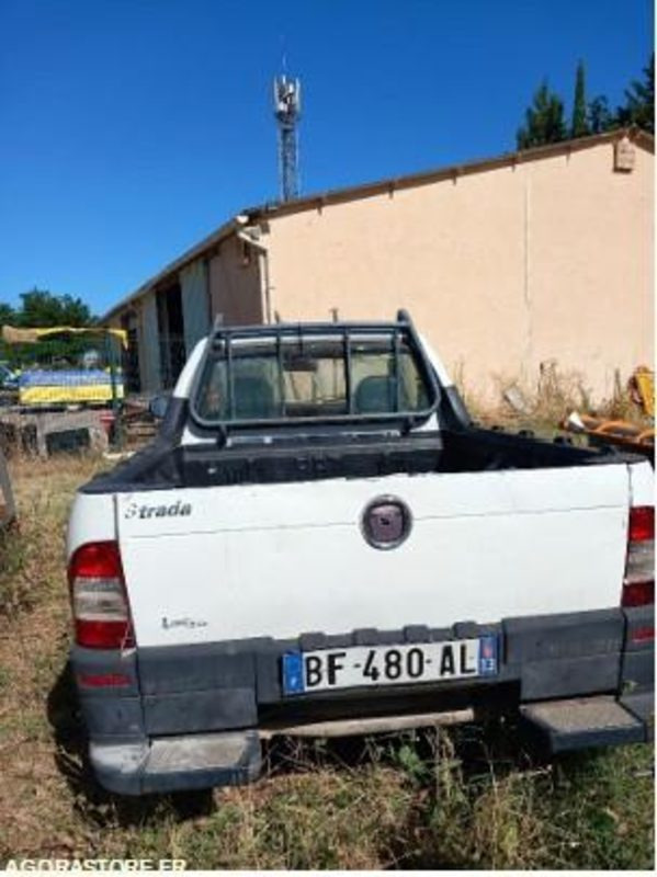 Fiat Strada 94607 kms 2010 - Pick-up: Foto 2 Fiat Strada 94607 kms 2010 - Pick-up: Foto 2
