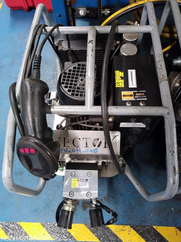 GROUPE HYDRAULIQUE POUR SERRAGE - Unealtă/ Echipament: Foto 1 GROUPE HYDRAULIQUE POUR SERRAGE - Unealtă/ Echipament: Foto 1