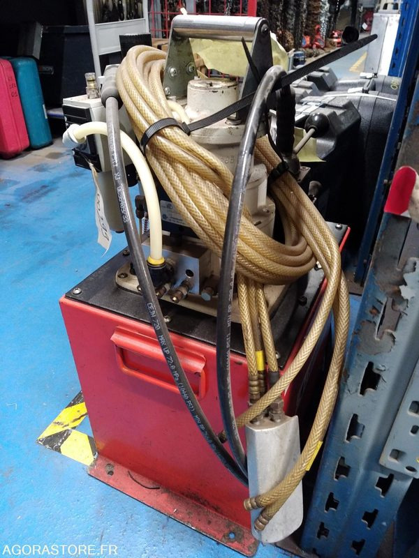 GROUPE HYDRAULIQUE POUR SERRAGE - Unealtă/ Echipament: Foto 1 GROUPE HYDRAULIQUE POUR SERRAGE - Unealtă/ Echipament: Foto 1