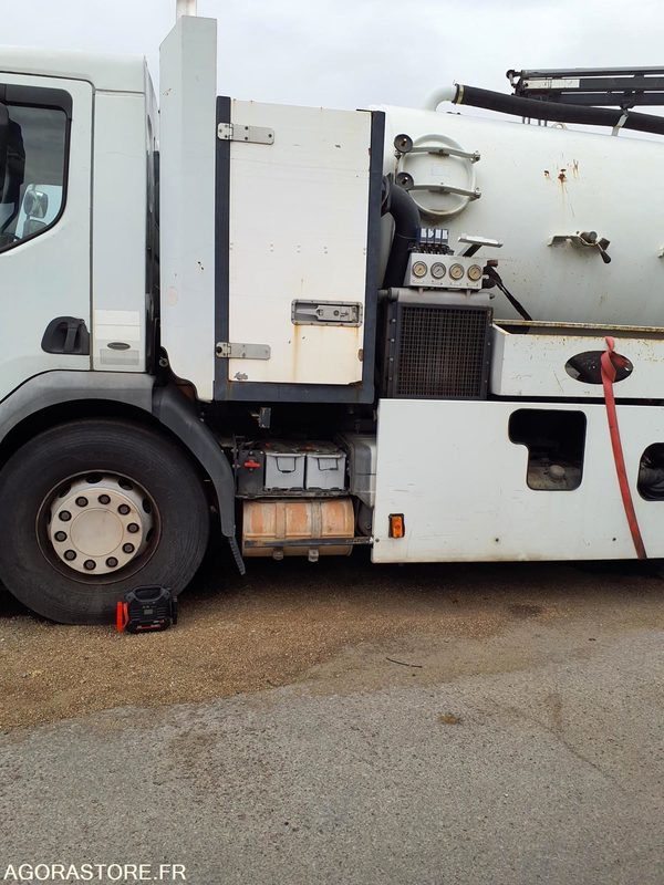 HYDROCUREUR 19T RIVARD - 2004 / 262 122 KM - Maşină pentru vidanjări: Foto 4 HYDROCUREUR 19T RIVARD - 2004 / 262 122 KM - Maşină pentru vidanjări: Foto 4