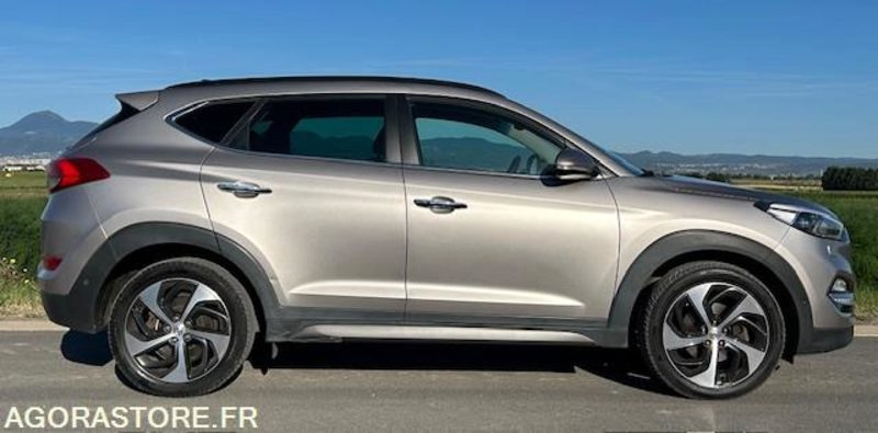 HYUNDAI TUCSON III 1.7 CRDI 141 CH EXECUTIVE 2WD DCT-7 - 2016 - 141 950 kms - SUV: Foto 1 HYUNDAI TUCSON III 1.7 CRDI 141 CH EXECUTIVE 2WD DCT-7 - 2016 - 141 950 kms - SUV: Foto 1