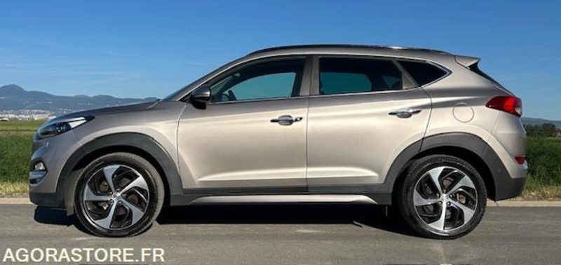 HYUNDAI TUCSON III 1.7 CRDI 141 CH EXECUTIVE 2WD DCT-7 - 2016 - 141 950 kms - SUV: Foto 3 HYUNDAI TUCSON III 1.7 CRDI 141 CH EXECUTIVE 2WD DCT-7 - 2016 - 141 950 kms - SUV: Foto 3