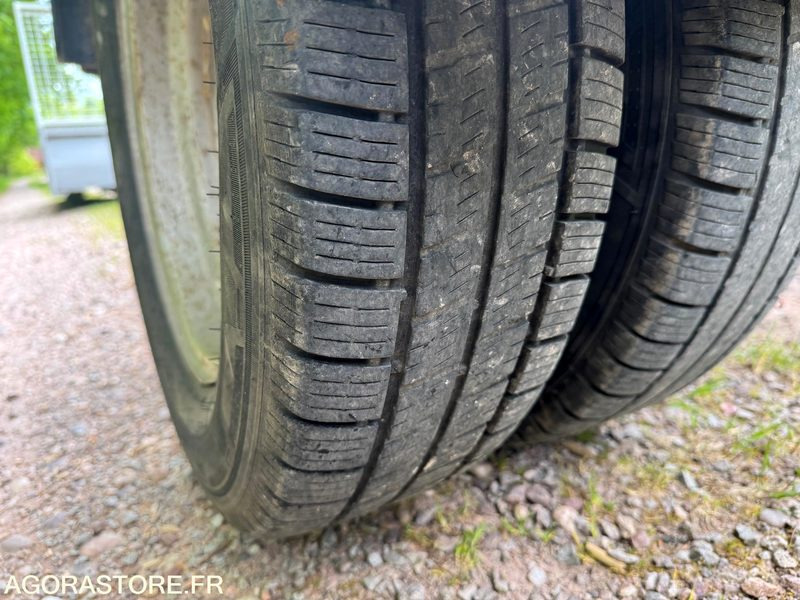 IVECO - 35C13 - avec système de benne amplirol - Autoutilitară basculantă: Foto 4 IVECO - 35C13 - avec système de benne amplirol - Autoutilitară basculantă: Foto 4