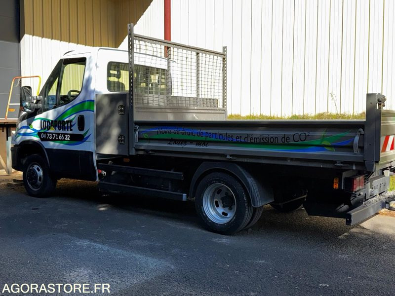 IVECO BENNE - 2020 - 35 700km - Autoutilitară basculantă: Foto 1 IVECO BENNE - 2020 - 35 700km - Autoutilitară basculantă: Foto 1