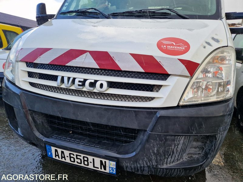 Iveco 65C18 -232261- 2009-AA658LN - Autoutilitară basculantă: Foto 5 Iveco 65C18 -232261- 2009-AA658LN - Autoutilitară basculantă: Foto 5