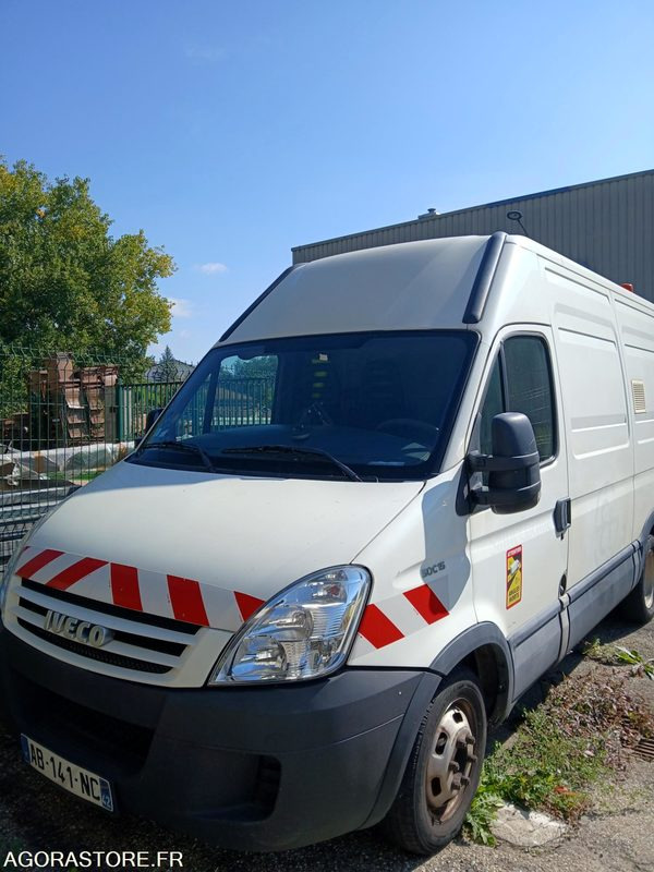 Iveco AB-141-NC - Măturătoare stradală: Foto 2 Iveco AB-141-NC - Măturătoare stradală: Foto 2