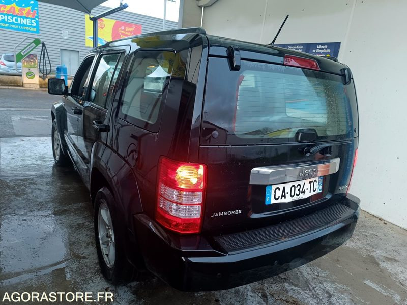 Jeep Cherokee IV 2.8 CRD Jamboree - 2009 - 193 000 KM - Automobil: Foto 5 Jeep Cherokee IV 2.8 CRD Jamboree - 2009 - 193 000 KM - Automobil: Foto 5