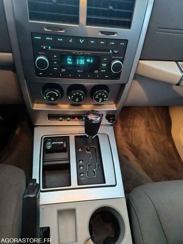 Jeep Cherokee IV 2.8 CRD Jamboree - 2009 - 193 000 KM - Automobil: Foto 4 Jeep Cherokee IV 2.8 CRD Jamboree - 2009 - 193 000 KM - Automobil: Foto 4