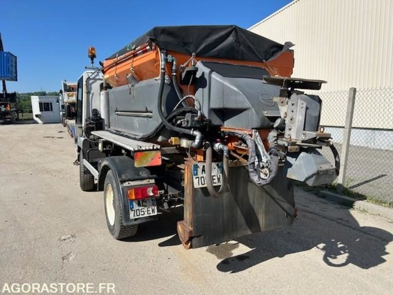 LINDNER UNITRAC 102C AMPLIROLL + LAME + SALEUSE 2008 5050 HEURES - Utilaj deszăpezire: Foto 4 LINDNER UNITRAC 102C AMPLIROLL + LAME + SALEUSE 2008 5050 HEURES - Utilaj deszăpezire: Foto 4