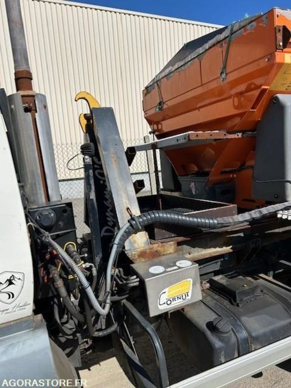 LINDNER UNITRAC 102C AMPLIROLL + LAME + SALEUSE 2008 5050 HEURES - Utilaj deszăpezire: Foto 3 LINDNER UNITRAC 102C AMPLIROLL + LAME + SALEUSE 2008 5050 HEURES - Utilaj deszăpezire: Foto 3