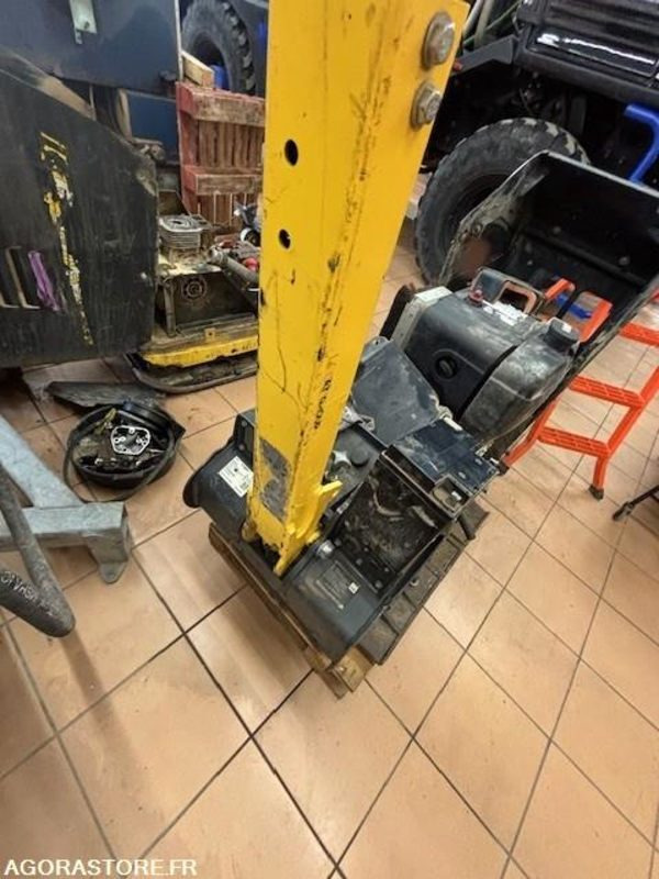LOT DE 2 PLAQUES BOMAG BPR 60/65D/E ET BPR45/55D 2019 ET 2022 - Placă compactoare: Foto 2 LOT DE 2 PLAQUES BOMAG BPR 60/65D/E ET BPR45/55D 2019 ET 2022 - Placă compactoare: Foto 2