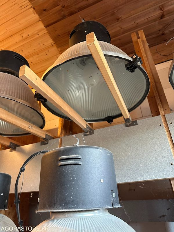 Lampes industrielles - Unealtă/ Echipament: Foto 2 Lampes industrielles - Unealtă/ Echipament: Foto 2