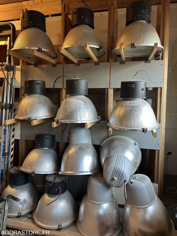 Lampes industrielles - Unealtă/ Echipament: Foto 1 Lampes industrielles - Unealtă/ Echipament: Foto 1