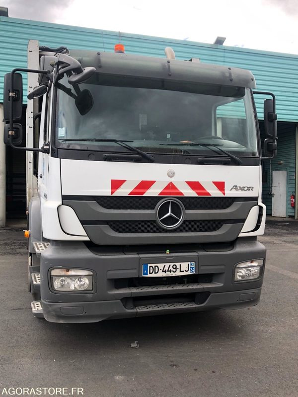 MERCEDES AXOR 26T-21m3 - 287235 kms - 2014 - Autogunoiere: Foto 1 MERCEDES AXOR 26T-21m3 - 287235 kms - 2014 - Autogunoiere: Foto 1