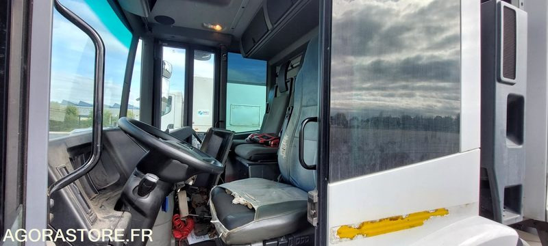 MERCEDES ECONIC - 2015 - Autogunoiere: Foto 5 MERCEDES ECONIC - 2015 - Autogunoiere: Foto 5