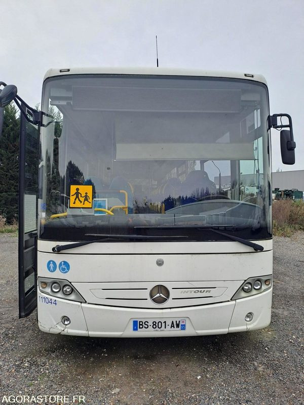 MERCEDES INTOURO N°111044 - Autobuz școlar: Foto 1 MERCEDES INTOURO N°111044 - Autobuz școlar: Foto 1