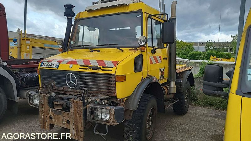 MERCEDES UNIMOG - 1999 - Camion platformă: Foto 2 MERCEDES UNIMOG - 1999 - Camion platformă: Foto 2