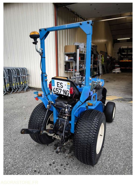 MICRO TRACTEUR ISEKI TX2160 7608 kms 2008 - Tractor agricol: Foto 5 MICRO TRACTEUR ISEKI TX2160 7608 kms 2008 - Tractor agricol: Foto 5