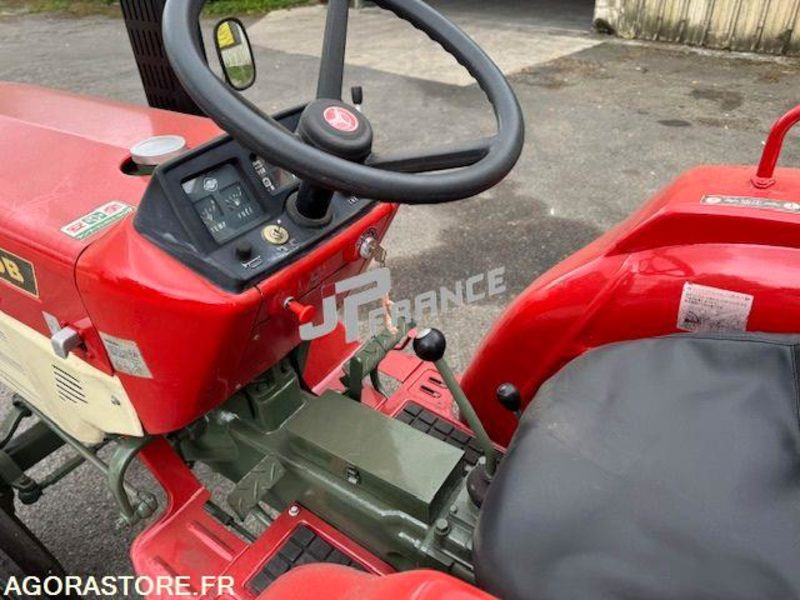 MICROTRACTEUR YANMAR 20CV 2 CYLINDRES 1150CM3 D'OCCASION 2RM TRES BON ETAT 810H - Tractor agricol: Foto 3 MICROTRACTEUR YANMAR 20CV 2 CYLINDRES 1150CM3 D'OCCASION 2RM TRES BON ETAT 810H - Tractor agricol: Foto 3