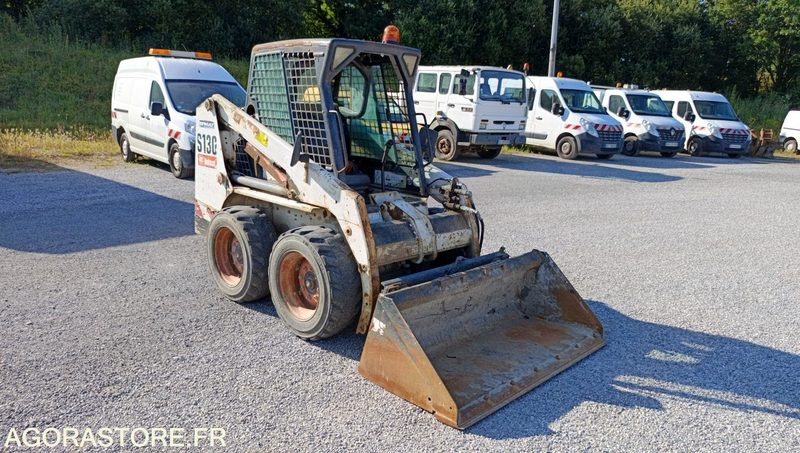 MINI CHARGEUR BOBCAT S130 - 2012 - 4758H - Încărcător: Foto 2 MINI CHARGEUR BOBCAT S130 - 2012 - 4758H - Încărcător: Foto 2