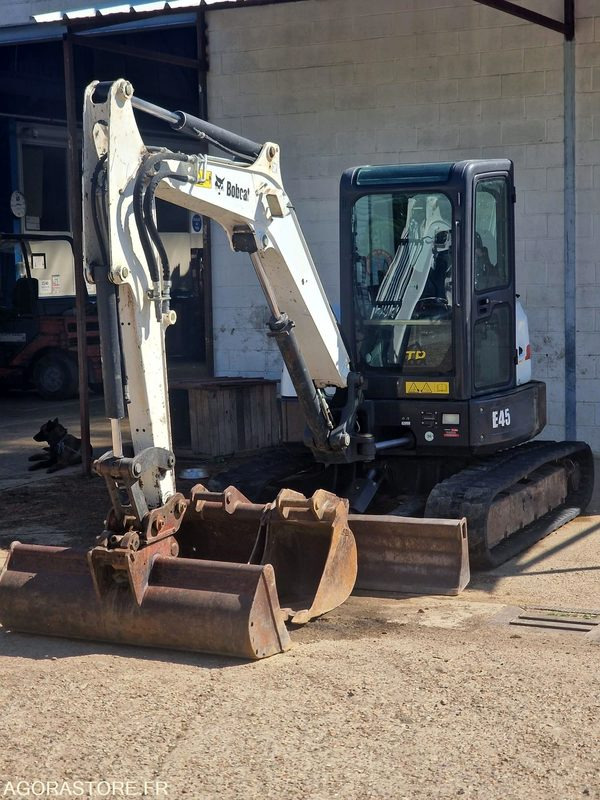 Leasing de  MINI PELLE SUR CHENILLE CAOUTCHOUC BOBCAT 5T E45 AVEC 3 GODETS - 2017 - 1715h MINI PELLE SUR CHENILLE CAOUTCHOUC BOBCAT 5T E45 AVEC 3 GODETS - 2017 - 1715h: Foto 14